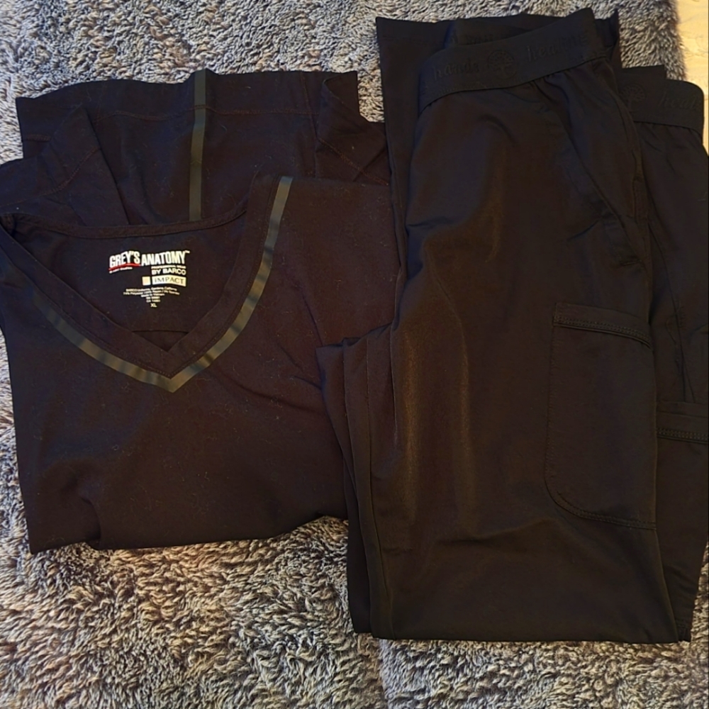 Black XL Grey's Anatomy scrub set